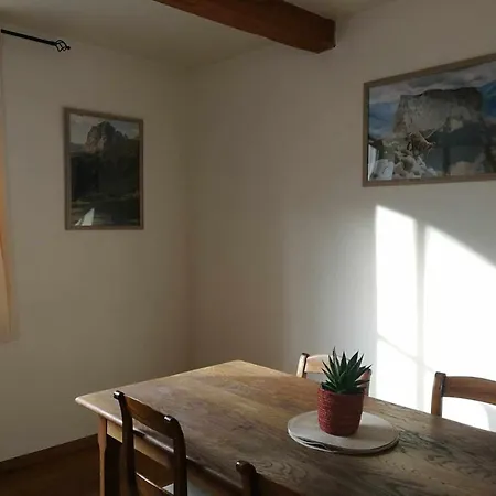 La Sittelle Des Aguesses